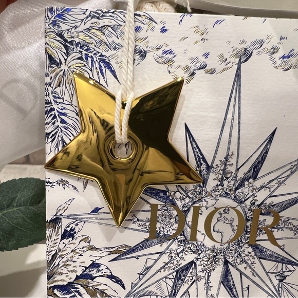 Dior Star Charm with Gift Bag - Picture 4 of 5